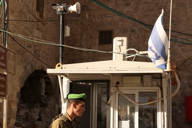 Petugas Keamanan Israel Paksa Warga Palestina Telanjang Di Pos Pemeriksaan Militer Hebron